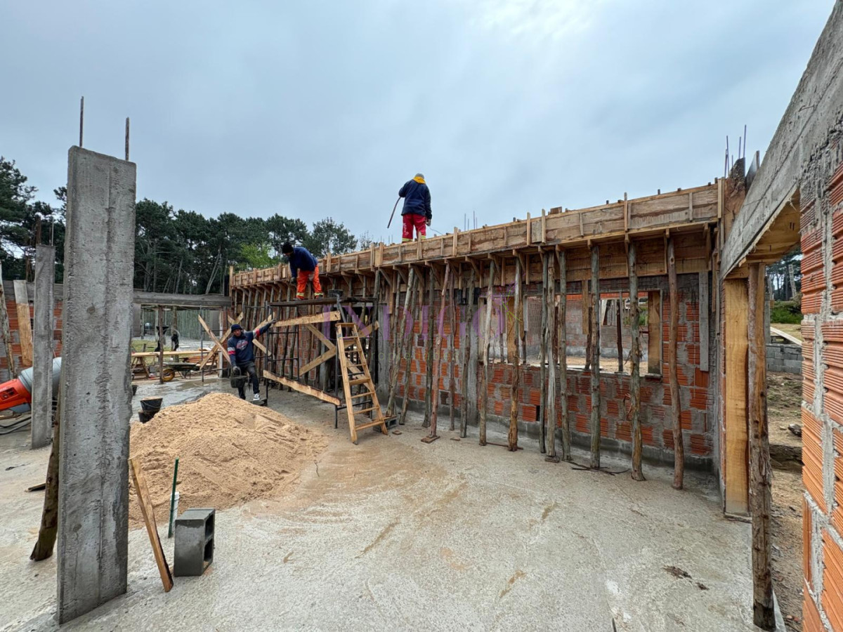 Casa Ref.1306 - En venta, con financiación bancaria, en pozo, entrega en 6 meses.