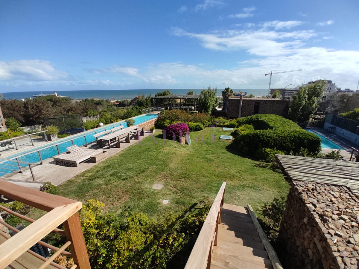 Casa Ref.799 - Casa en El Chorro, 2 Dormitorios y 3 Baños con Piscina!