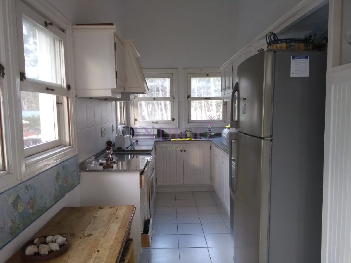 Casa Ref.403 - Casa en venta y alquiler frente al mar en Manantiales.