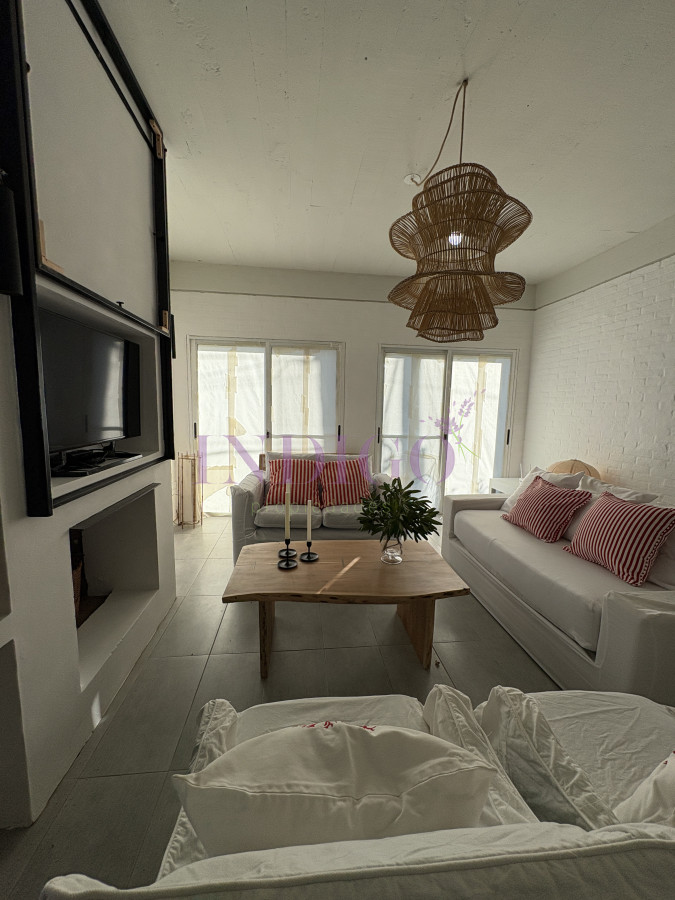 Casa Ref.1345 - Casa en alquiler La Barra, 4 dorm y dependencia de servicio.