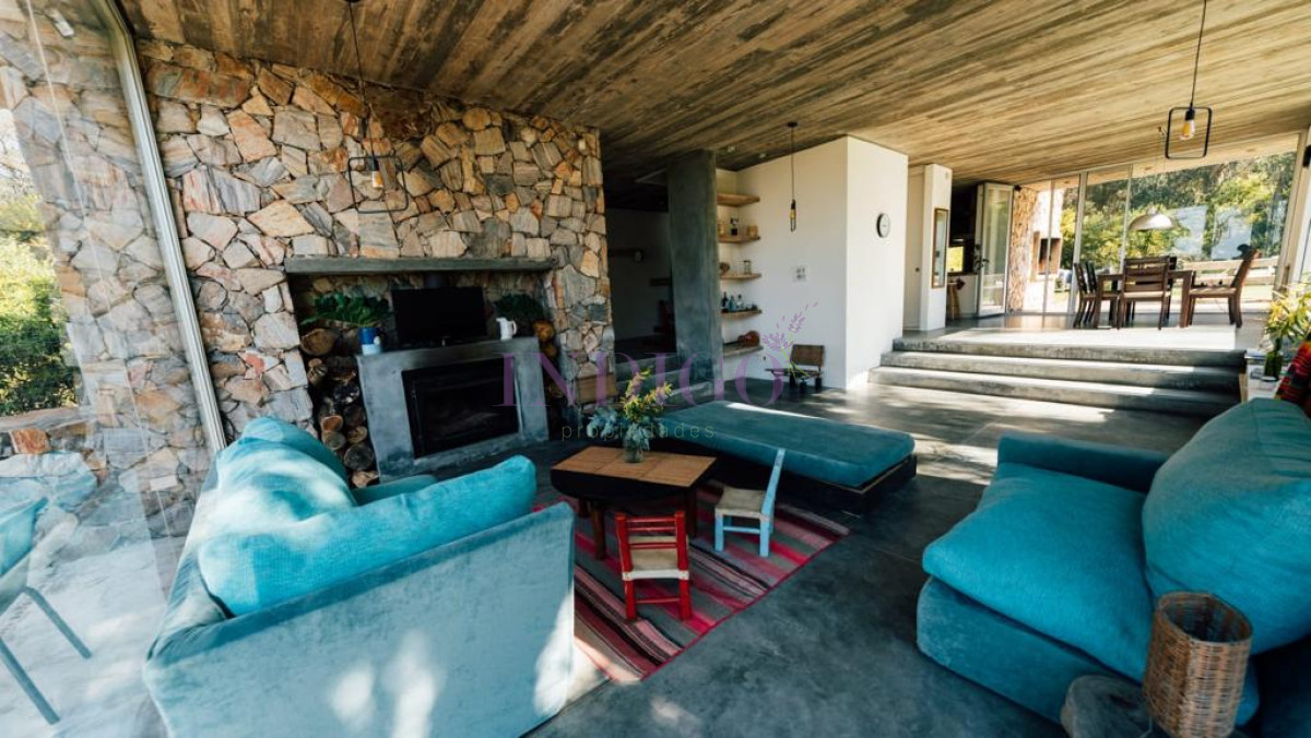 Casa Ref.891 - Casa en  venta Santa Mónica en frente a la Laguna, 2 dormitorios 2 baños
