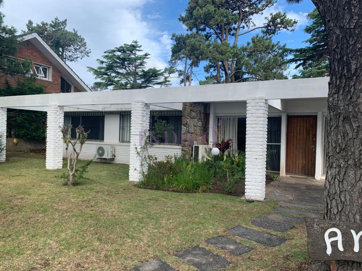 Casa Ref.926 - Alquiler de casa 3 Dormitorios en Punta del Este, Uruguay