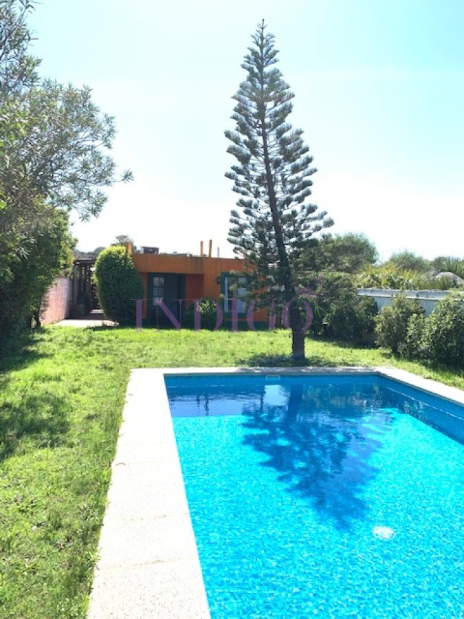 Casa Ref.737 -  Casa con piscina y parrillero en Manantiales, 3 dormitorios y 2 Baños