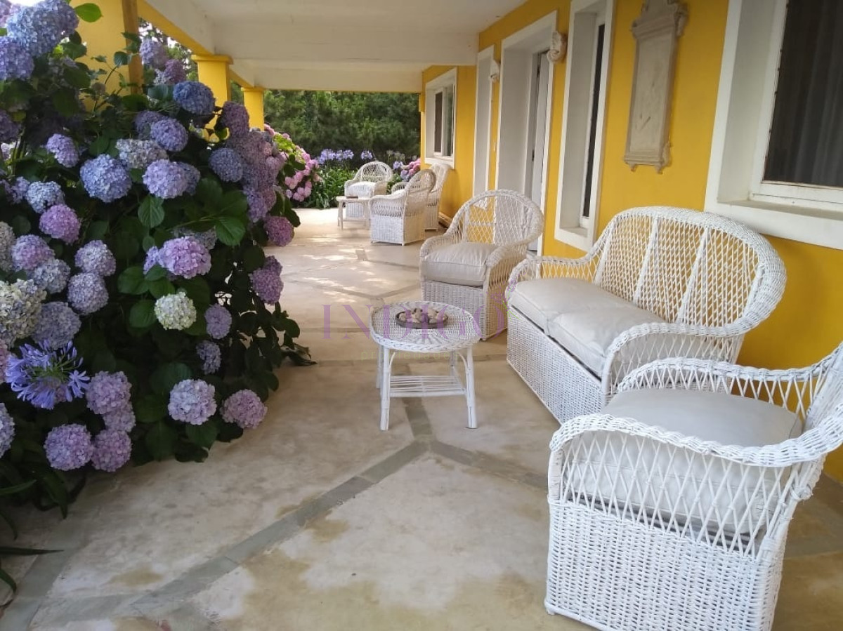 Casa Ref.403 - Casa en venta y alquiler frente al mar en Manantiales.