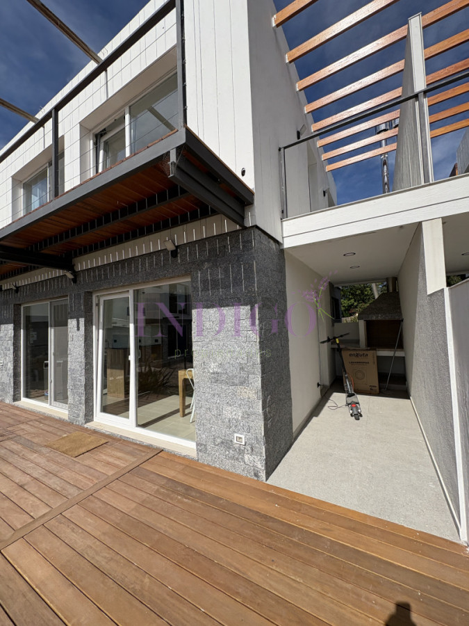 Casa Ref.1301 - Casa en venta y alquiler en la Barra