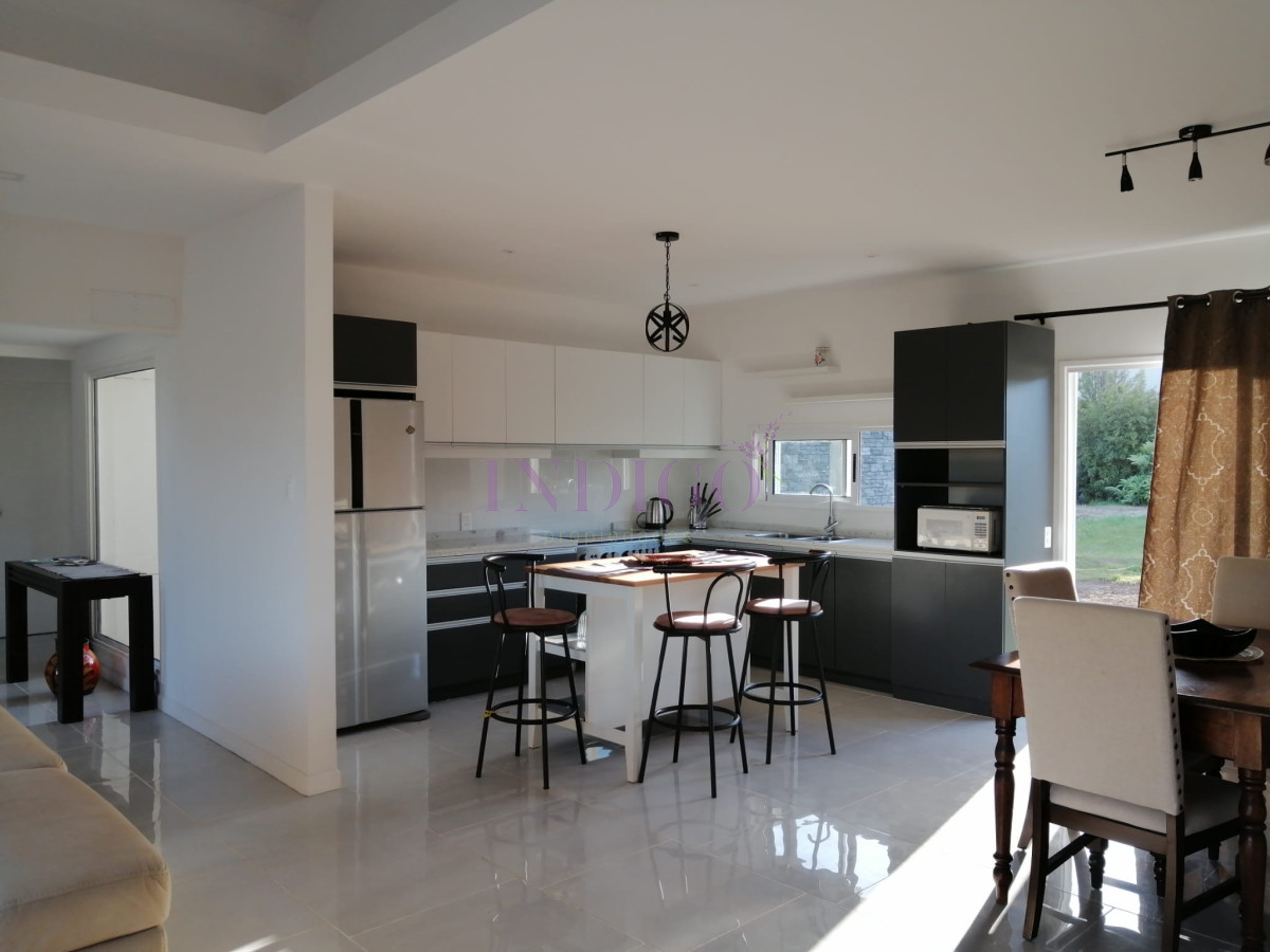 Casa Ref.1329 - Manantiales en alquiler 3 dorm.