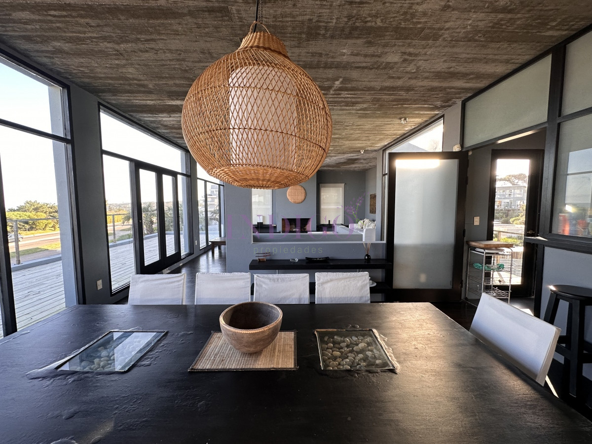 Casa Ref.1103 - Casa en alquiler en Manantiales 3 dorm y dependencia con piscina