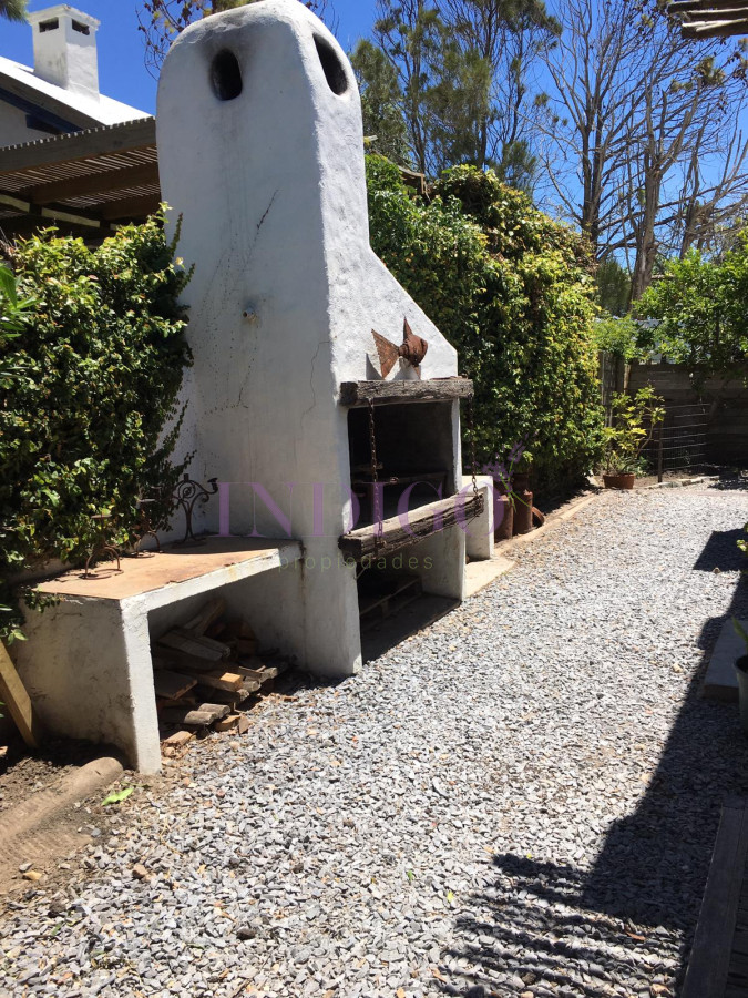 Casa Ref.180 - Casa en venta La Barra, 4 dormitorios , muy cerca de La Posta del Cangrejo.