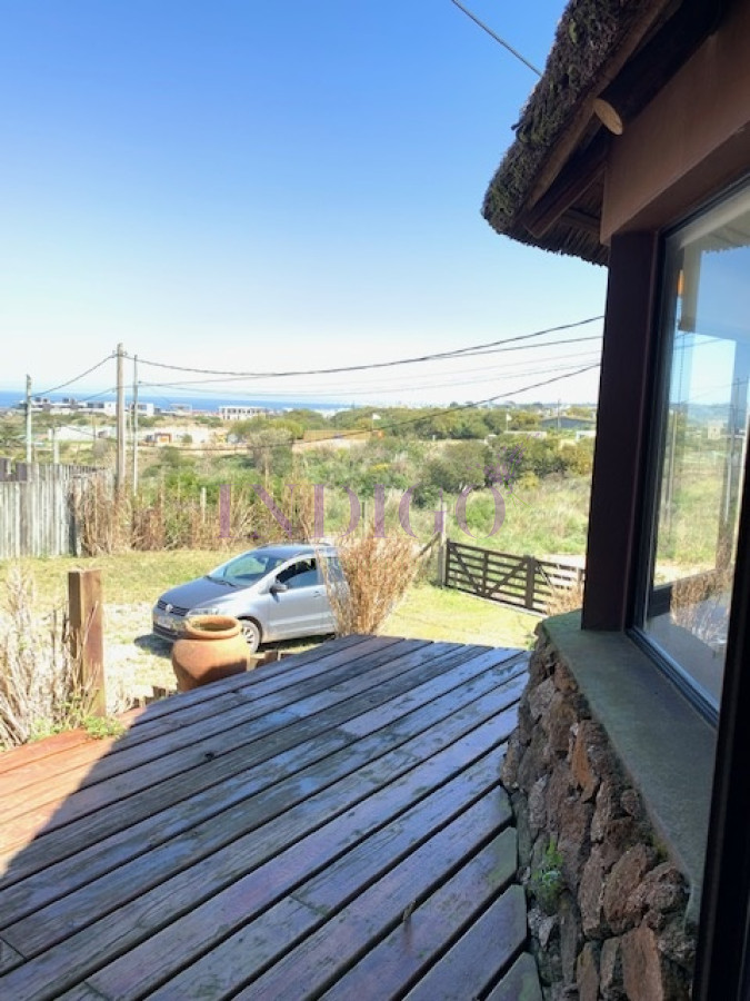 Casa Ref.739 - Amplio quincho con vistas al mar, 3 dormitorios con dependencia y un gran parillero