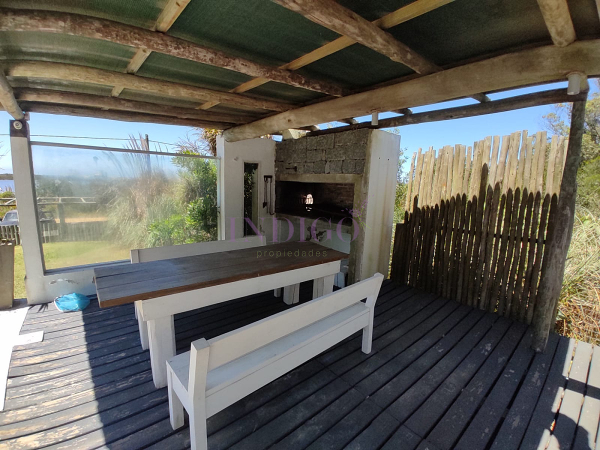 Casa Ref.768 - Casa en Santa Mónica con parrillero y piscina, 3 dormitorios y 2 baños