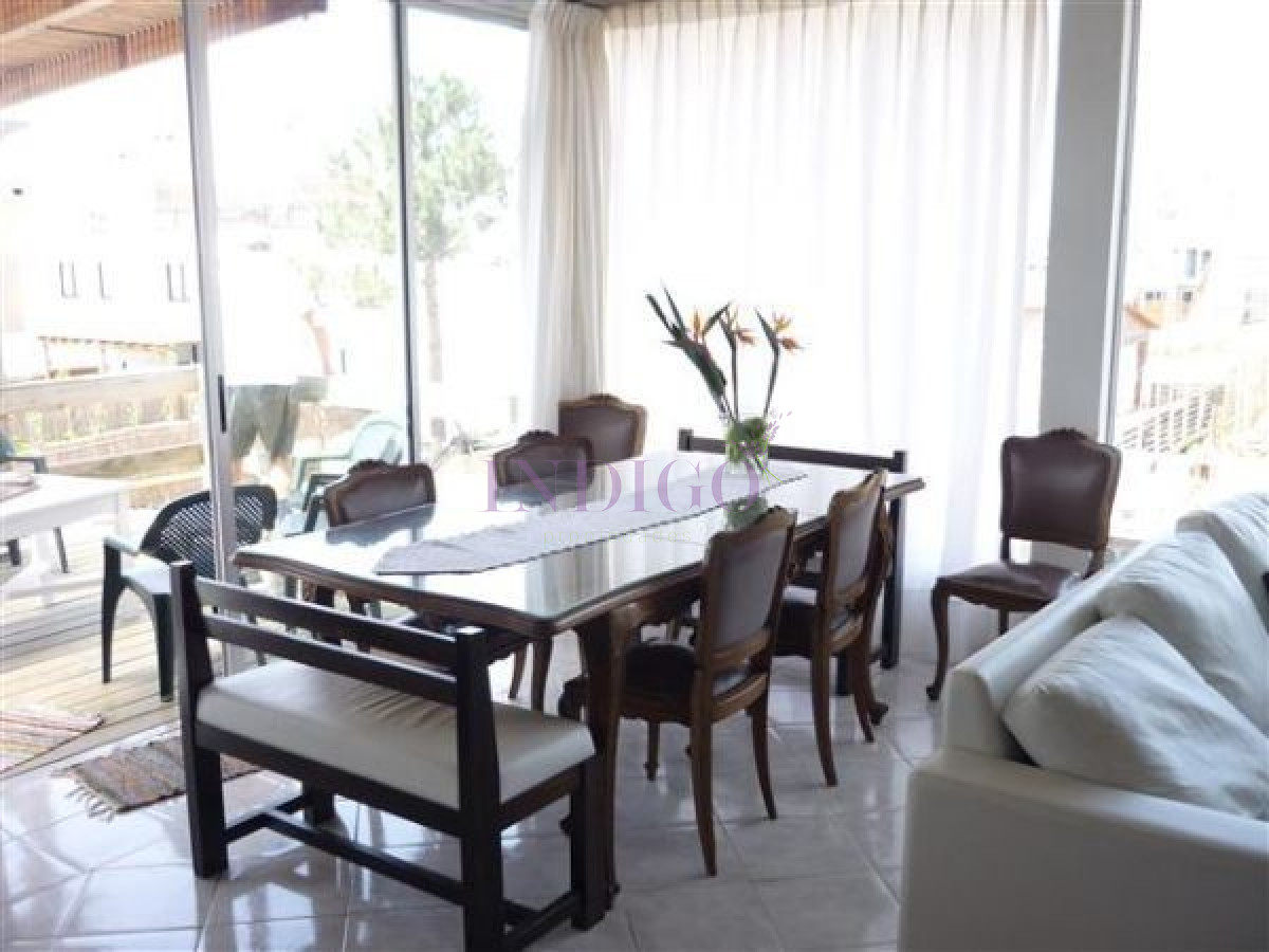 Casa Ref.863 - Casa en Alquiler a metros del mar, con Piscina y Parrillero