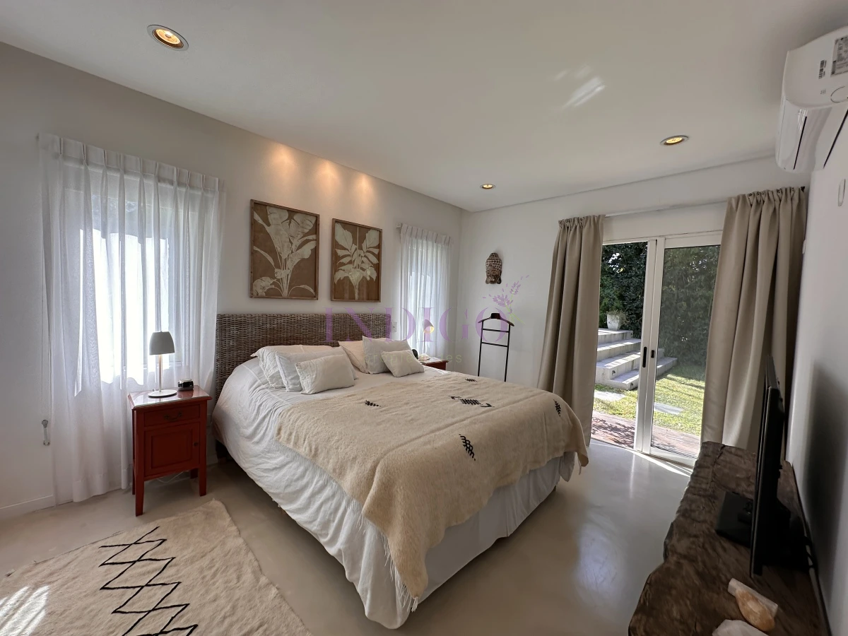 Casa Ref.1245 - Casa en venta , San Rafael, 4 dorm y dependencia, con piscina y parrillero.