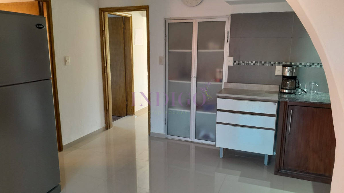 Casa Ref.738 - En Alquiler, Altos de punta Piedra, casa de 4 dorm con parrillero y piscina.