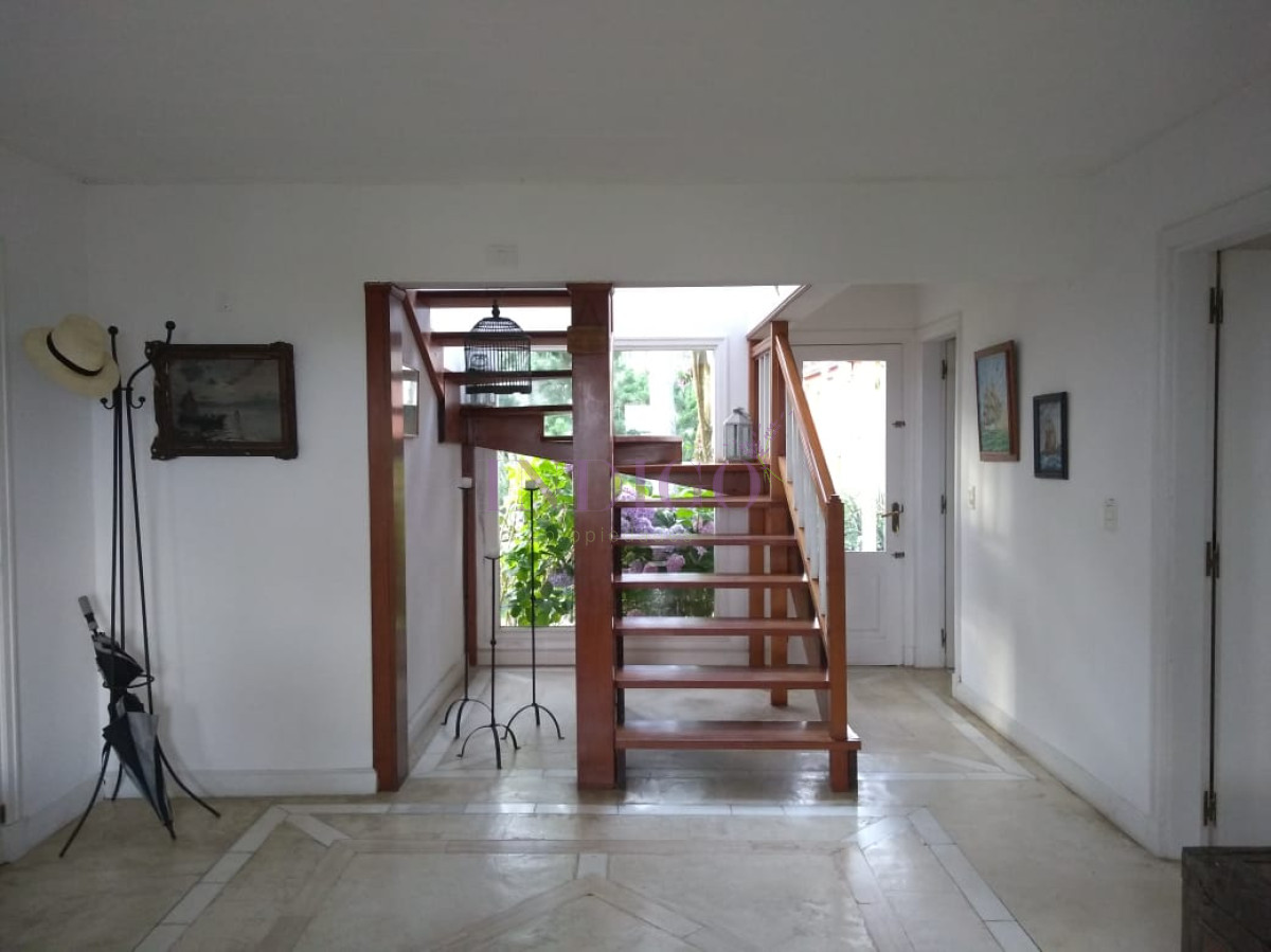 Casa Ref.403 - Casa en venta y alquiler frente al mar en Manantiales.