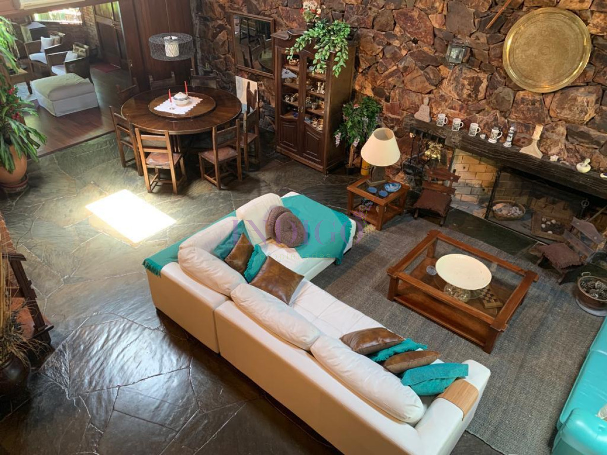 Casa Ref.12 - Casa en venta Avenida Roosevelt, Punta del Este 4 dormitorios .