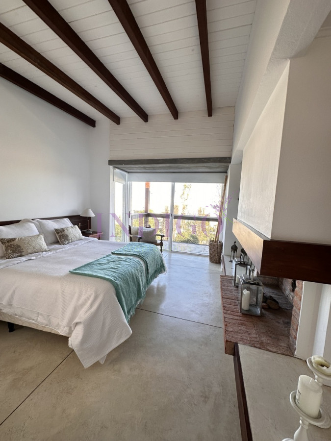 Casa Ref.339 - Espectacular casa en venta y alquiler con toda la vista al mar en la zona mas exclusiva de Punta del Este.