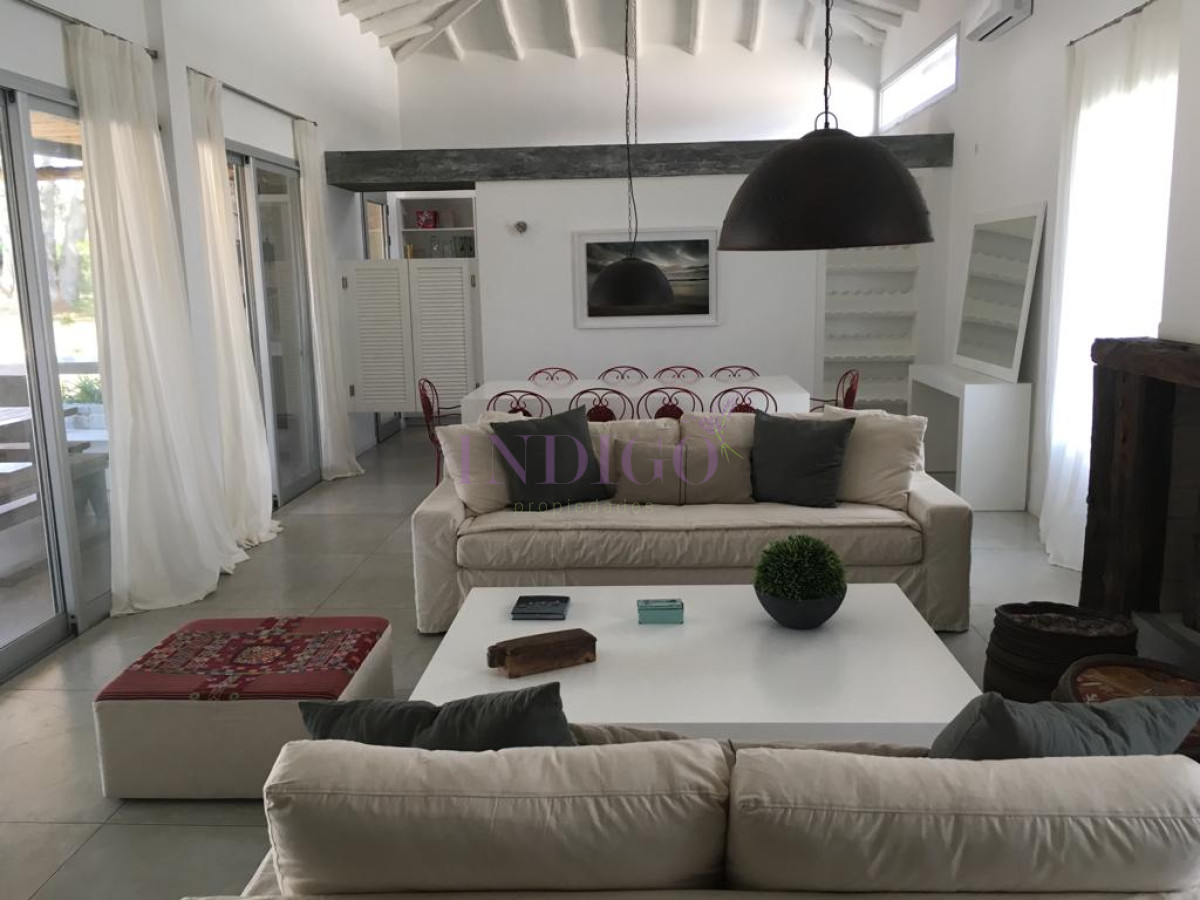 Casa Ref.770 - Casa en José Ignacio, 3 Dormitorio mas Playroom y Dependencia