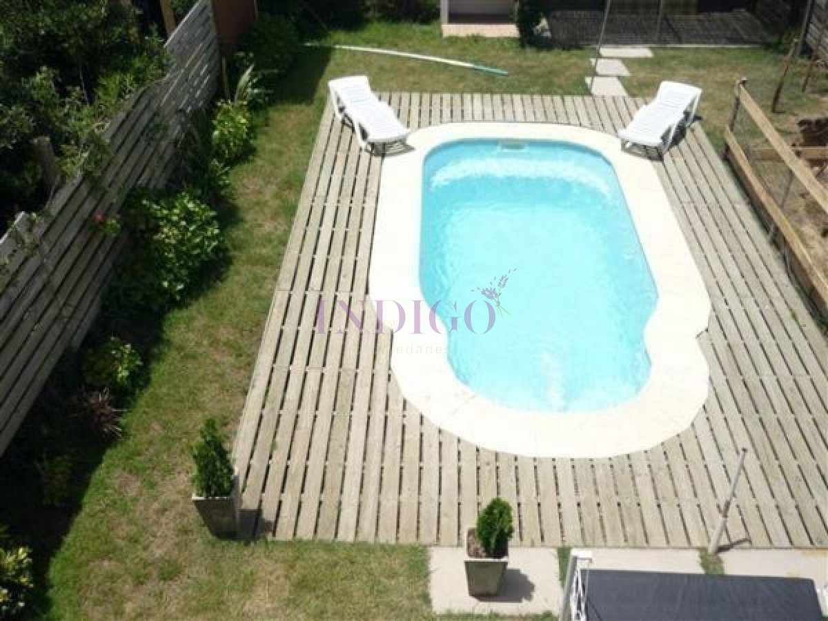 Casa Ref.863 - Casa en Alquiler a metros del mar, con Piscina y Parrillero