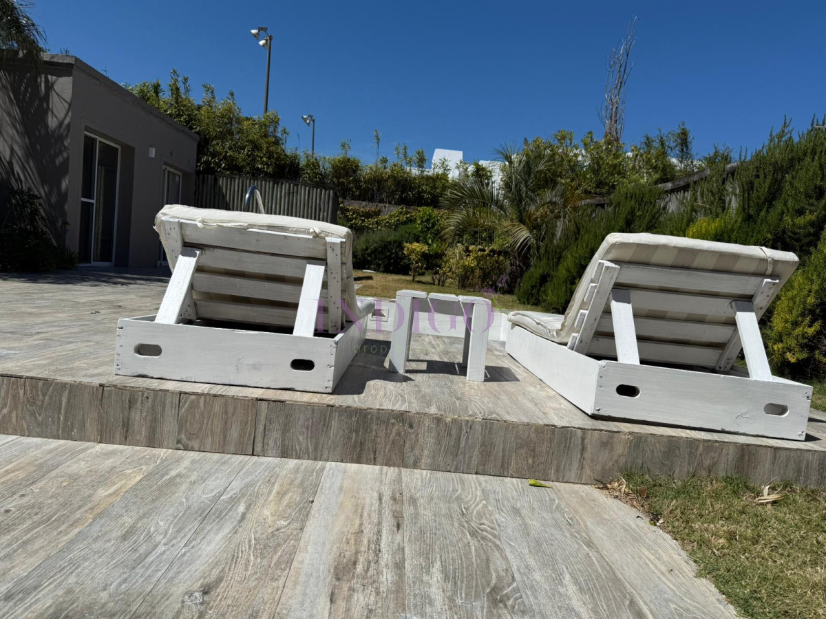 Casa Ref.1345 - Casa en alquiler La Barra, 4 dorm y dependencia de servicio.