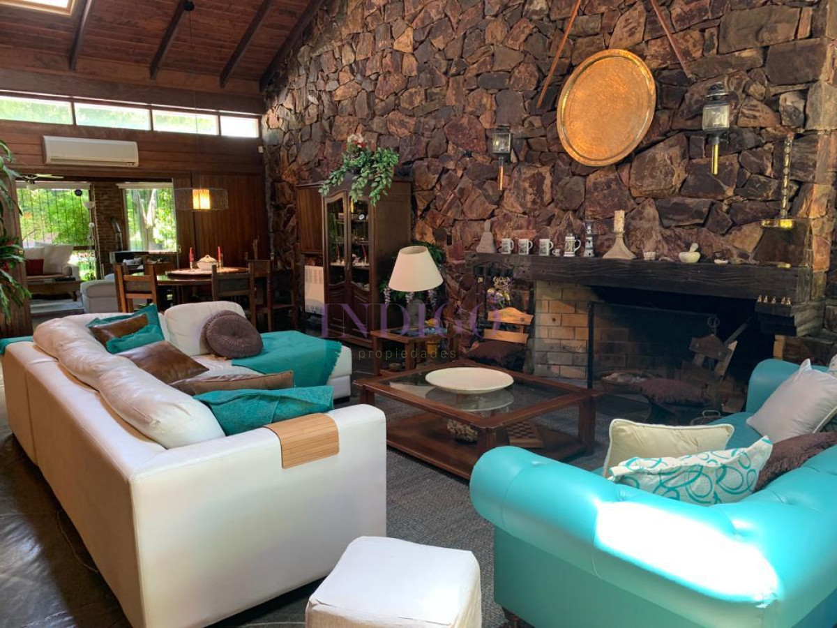 Casa Ref.12 - Casa en venta Avenida Roosevelt, Punta del Este 4 dormitorios .