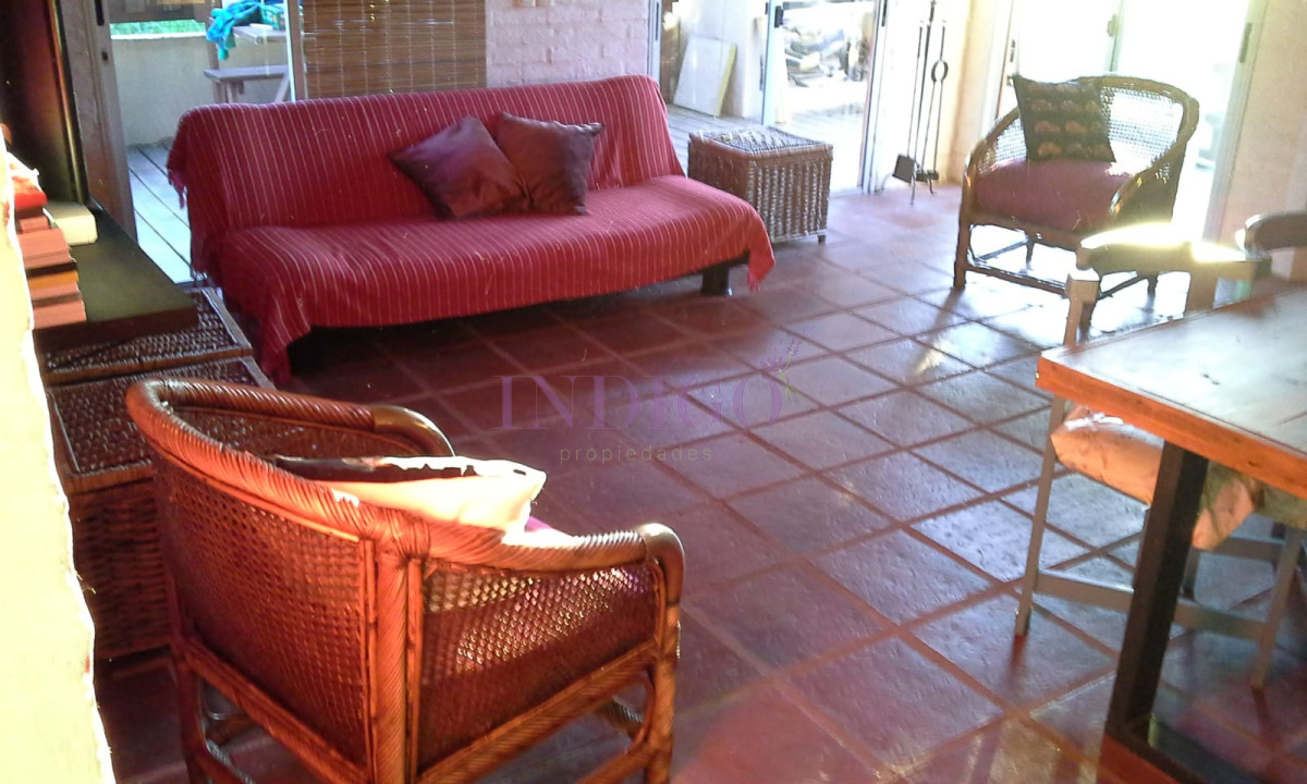 Casa Ref.397 - Oportunidad casa dividida en 2 departamentos independientes 1 en cada planta. Ideal para renta!!!