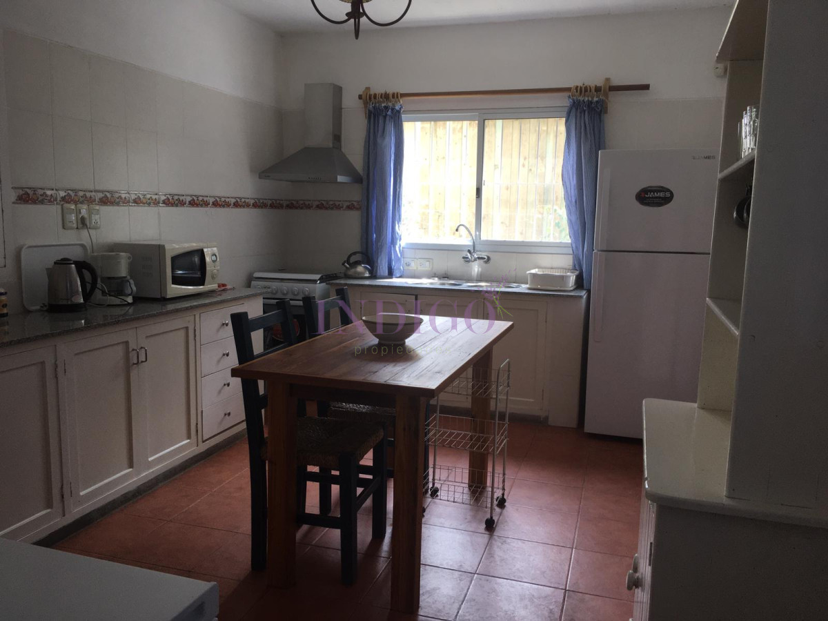 Casa Ref.444 - Alquiler casa  en Montoya, 4 dormitorios más servicio.