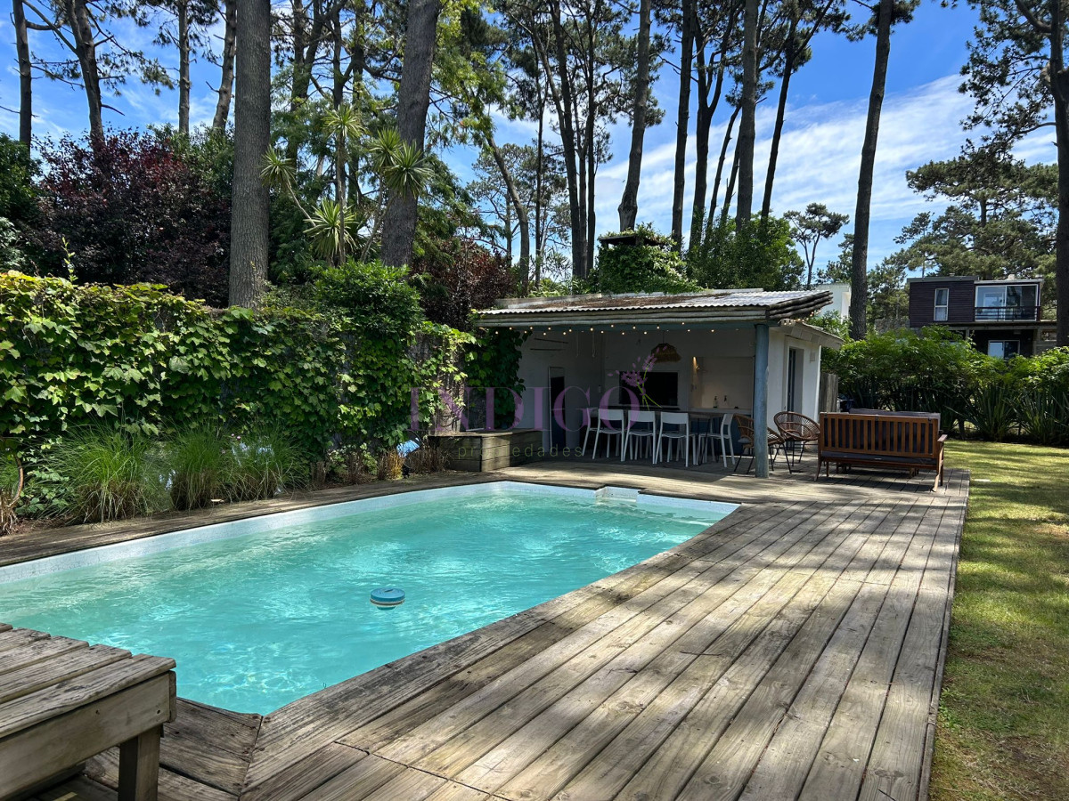 Casa Ref.808 - Casa 4 Dormitorios, 3 baños, piscina y parrillero, con dependencia!