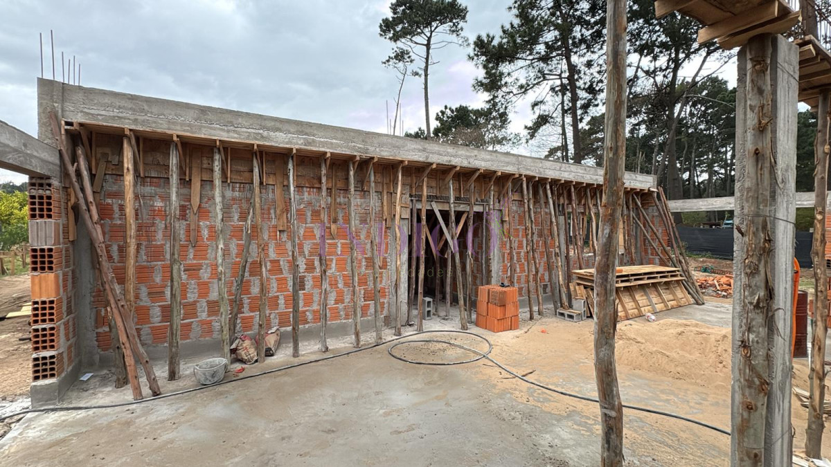 Casa Ref.1306 - En venta, con financiación bancaria, en pozo, entrega en 6 meses.