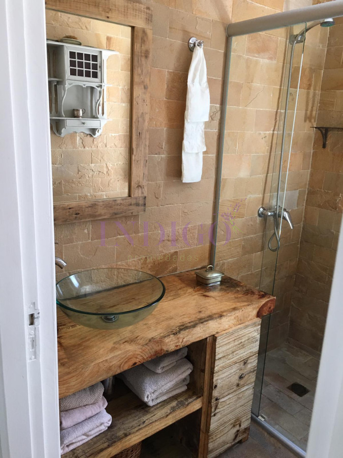 Casa Ref.180 - Casa en venta La Barra, 4 dormitorios , muy cerca de La Posta del Cangrejo.