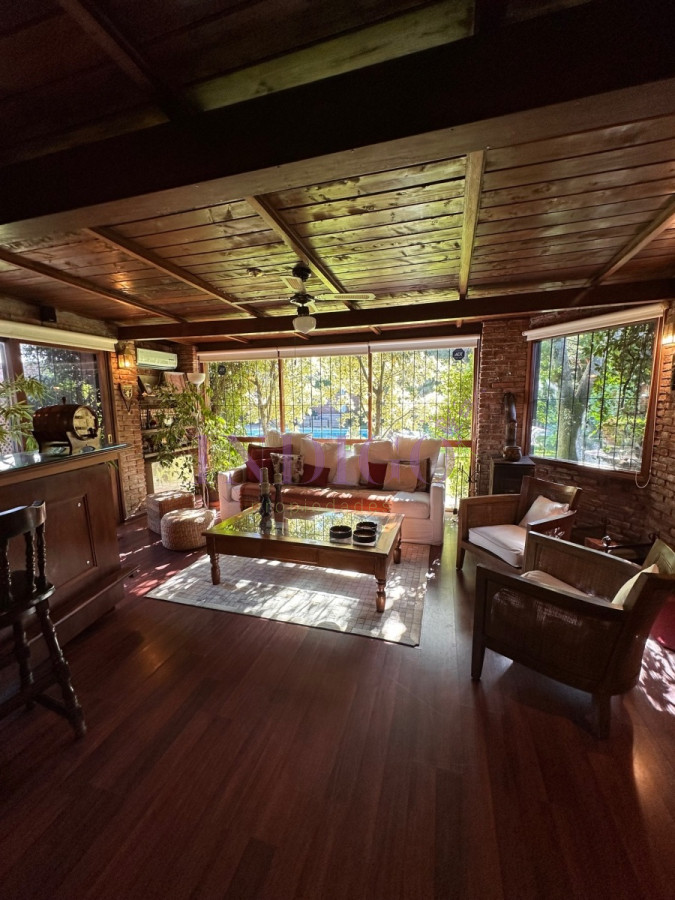 Casa Ref.12 - Casa en venta Avenida Roosevelt, Punta del Este 4 dormitorios .
