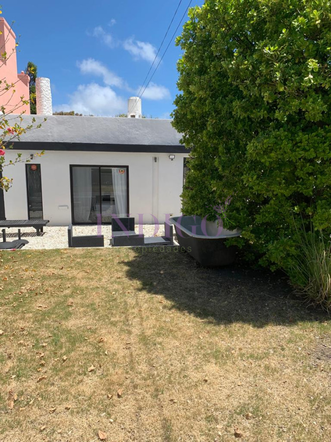 Casa Ref.140 - Casa en Manantiales en venta, 4 dormitorios, 3 baños y parillero!