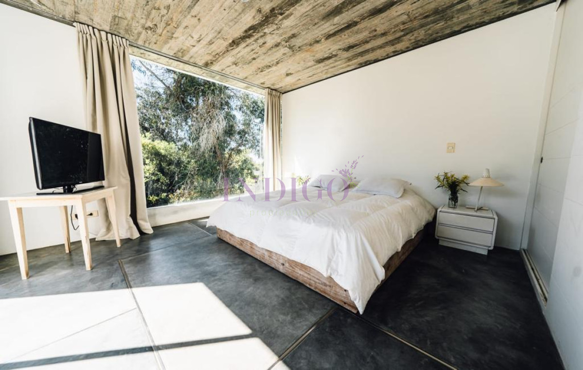 Casa Ref.891 - Casa en  venta Santa Mónica en frente a la Laguna, 2 dormitorios 2 baños