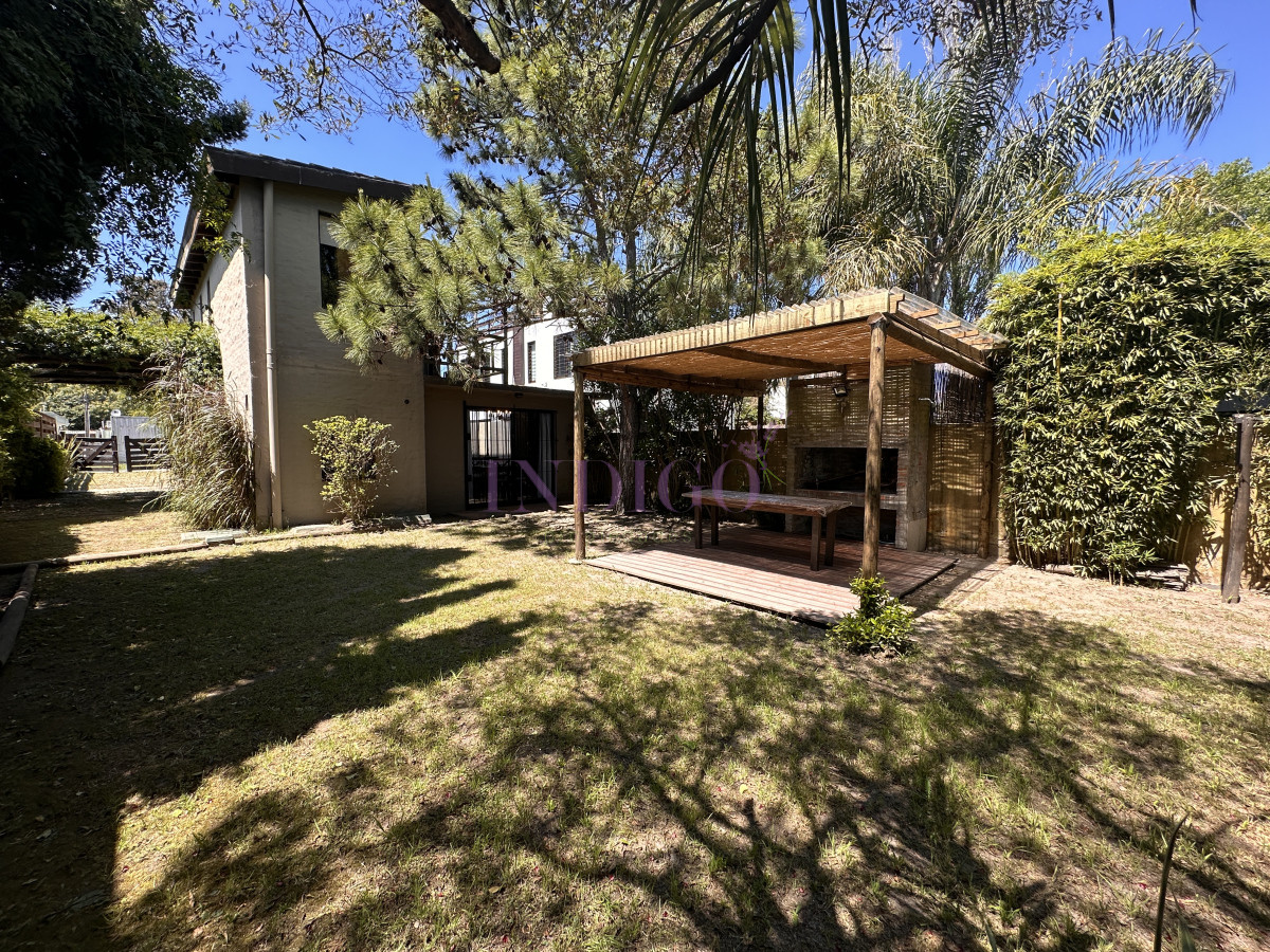 Casa Ref.1266 - Casa en La Barra, 3 dorm y 2 baños, en alquiler