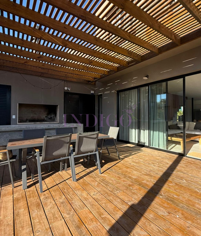 Casa Ref.1343 - Casa en alquiler La barra, 3 dorm, 3 baños, parrillero.