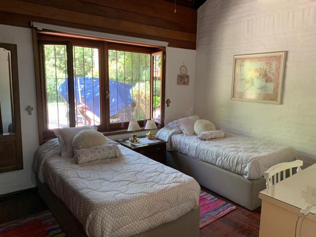 Casa Ref.12 - Casa en venta Avenida Roosevelt, Punta del Este 4 dormitorios .