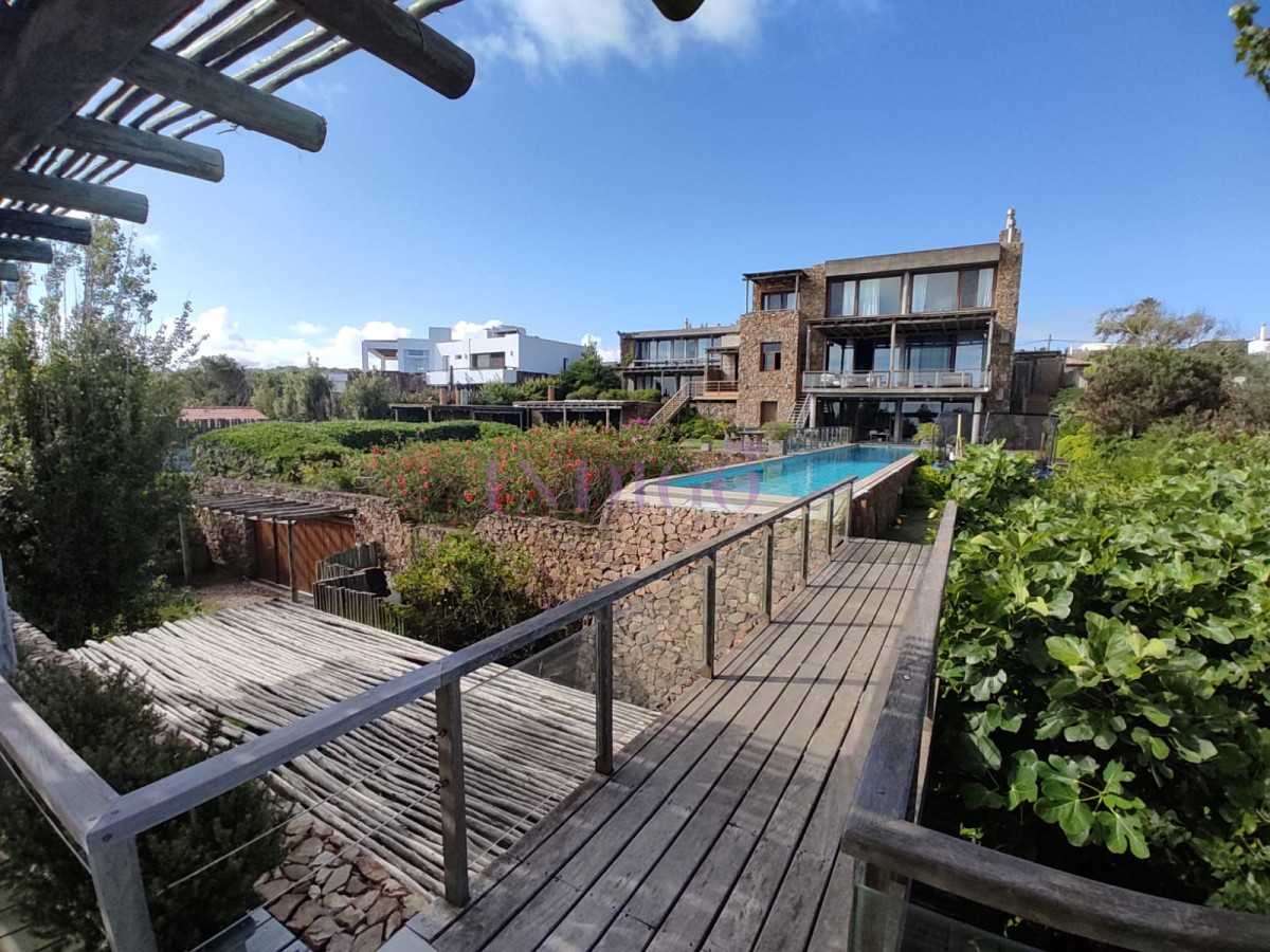 Casa Ref.799 - Casa en El Chorro, 2 Dormitorios y 3 Baños con Piscina!