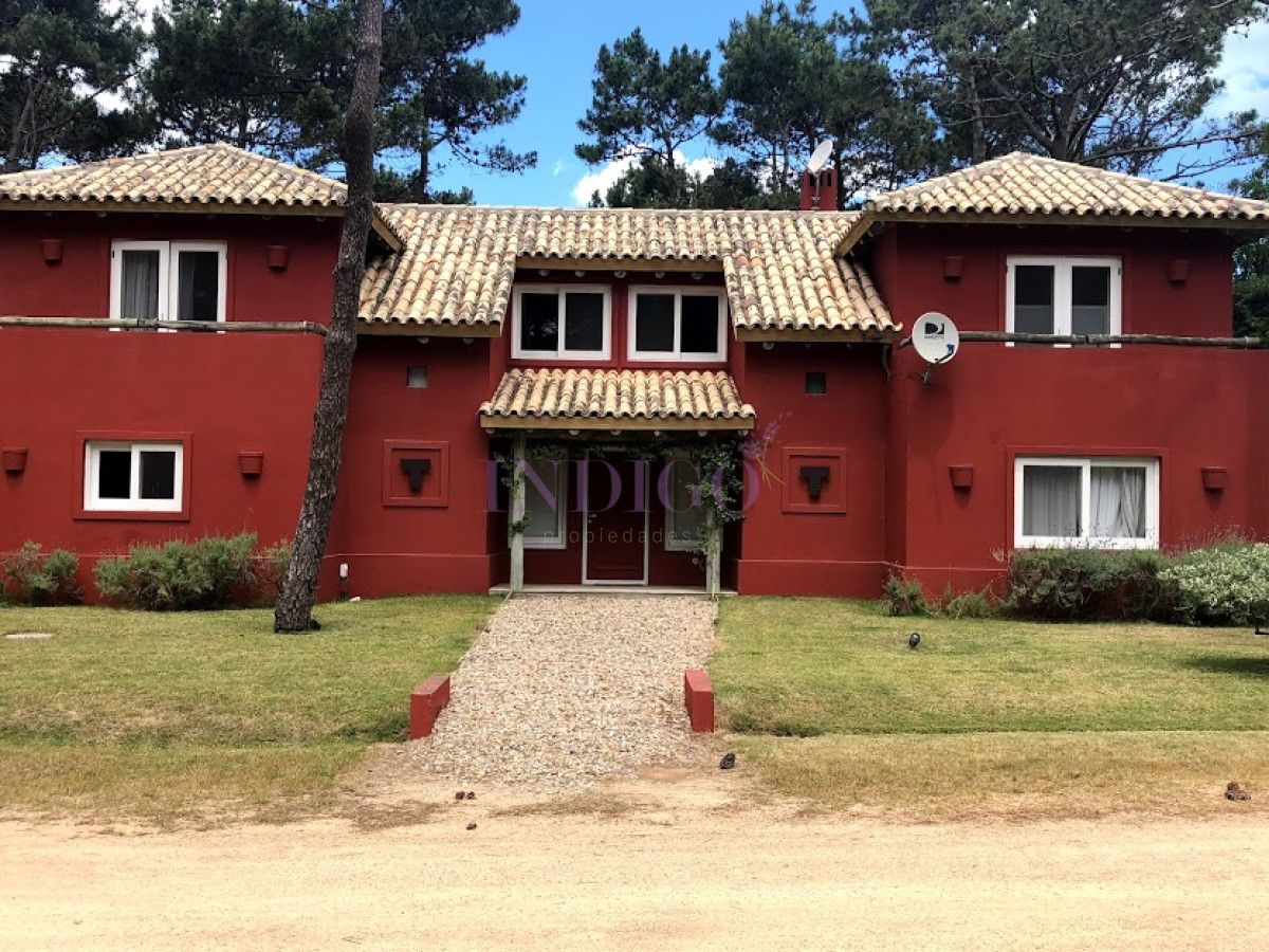 Casa Ref.359 - Impòrtante propiedad en venta y alquiler en el barrio privado mas cool de Manantiales.