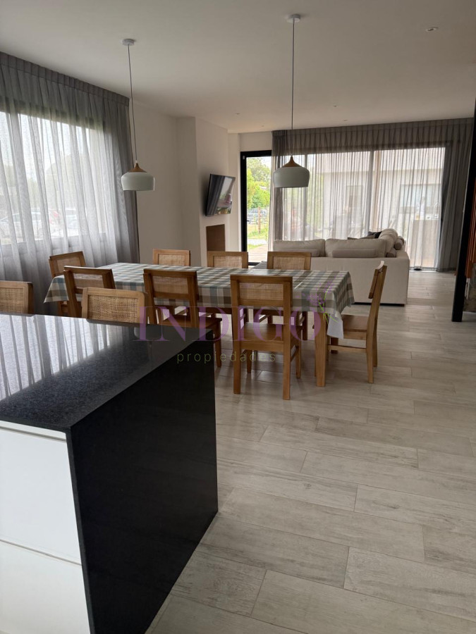 Casa Ref.1343 - Casa en alquiler La barra, 3 dorm, 3 baños, parrillero.