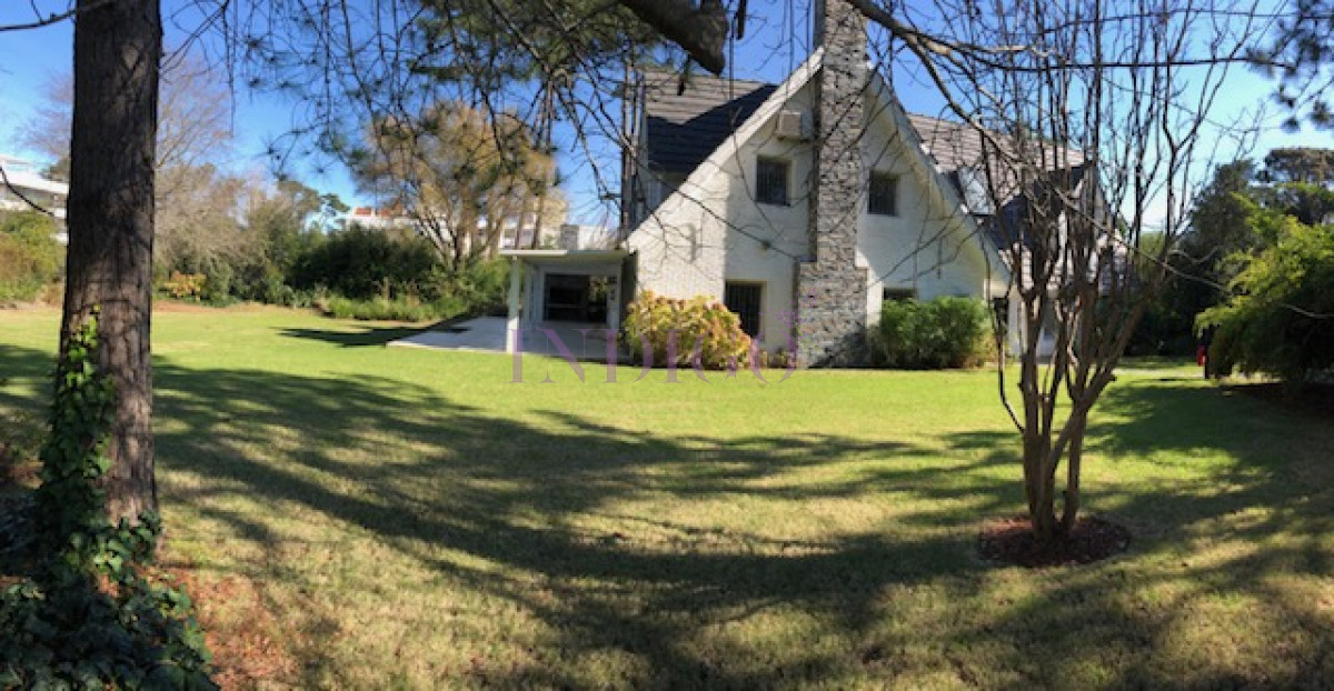 Casa Ref.416 -  Oportunidad muy linda casa en venta y  alquiler en la zona mas linda de Punta del Este!!!