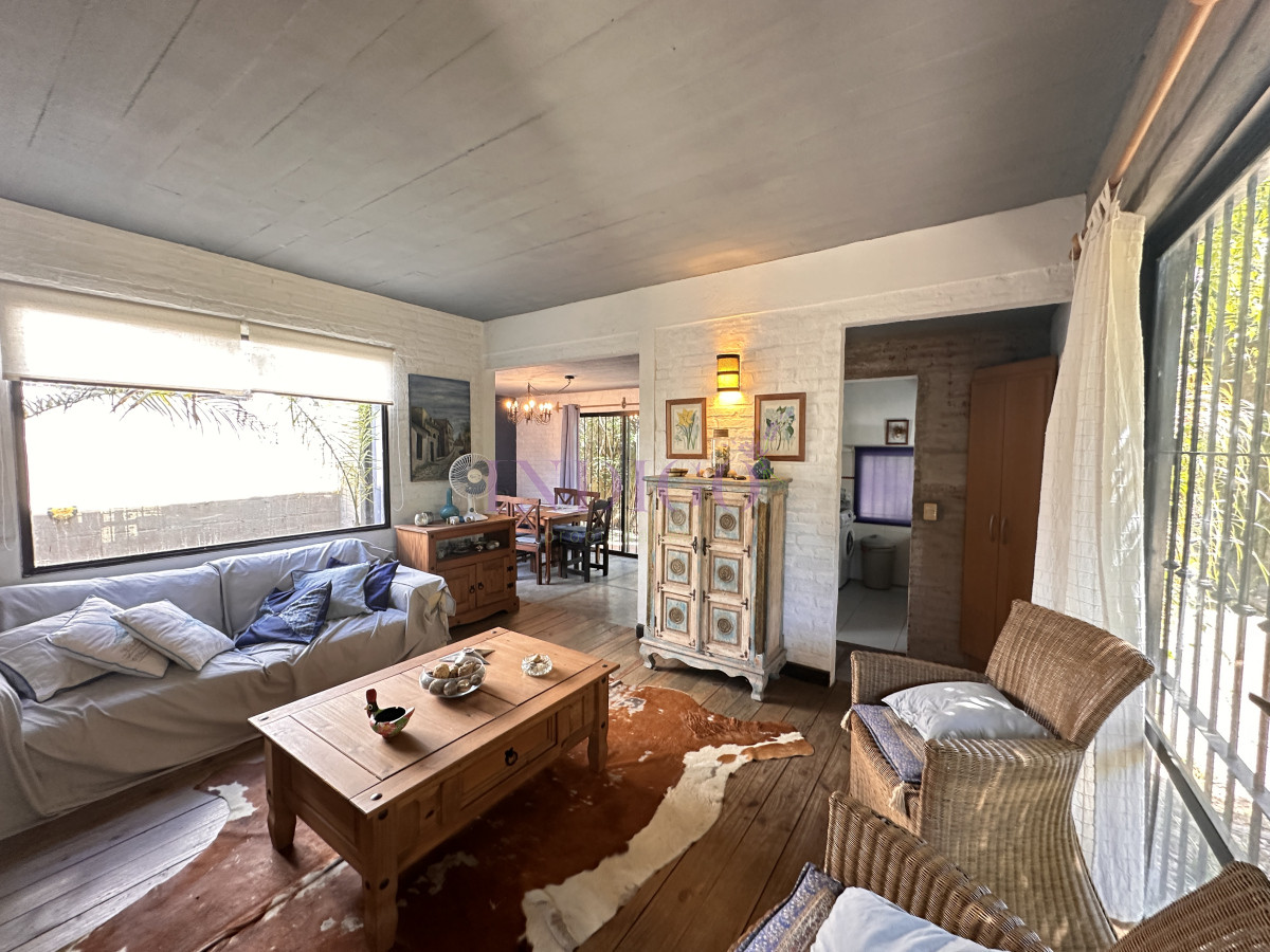 Casa Ref.1266 - Casa en La Barra, 3 dorm y 2 baños, en alquiler