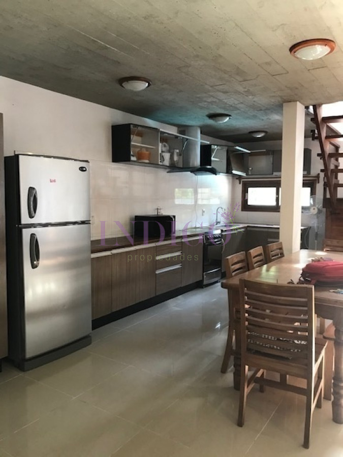 Casa Ref.40 - Alquiler con piscina en La Barra, 3 dormitorios  en suite mas pileta.