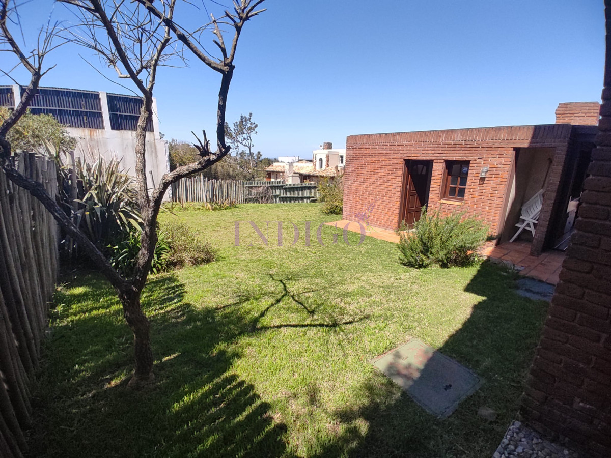 Casa Ref.739 - Amplio quincho con vistas al mar, 3 dormitorios con dependencia y un gran parillero
