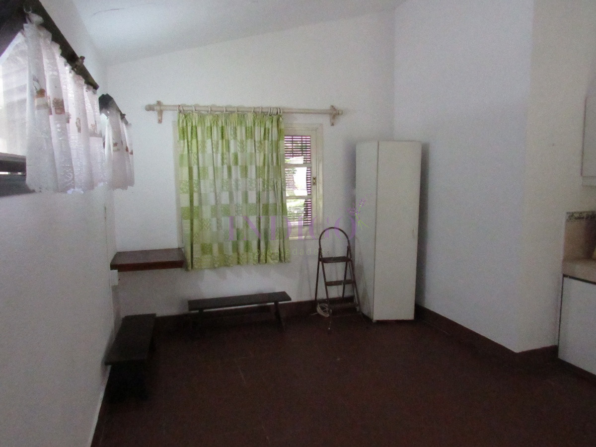 Casa Ref.785 - Amplia casa en Deuville, muy tranquilo! 4 dormitorios y 3 Baños, Parrillero y Garaje!