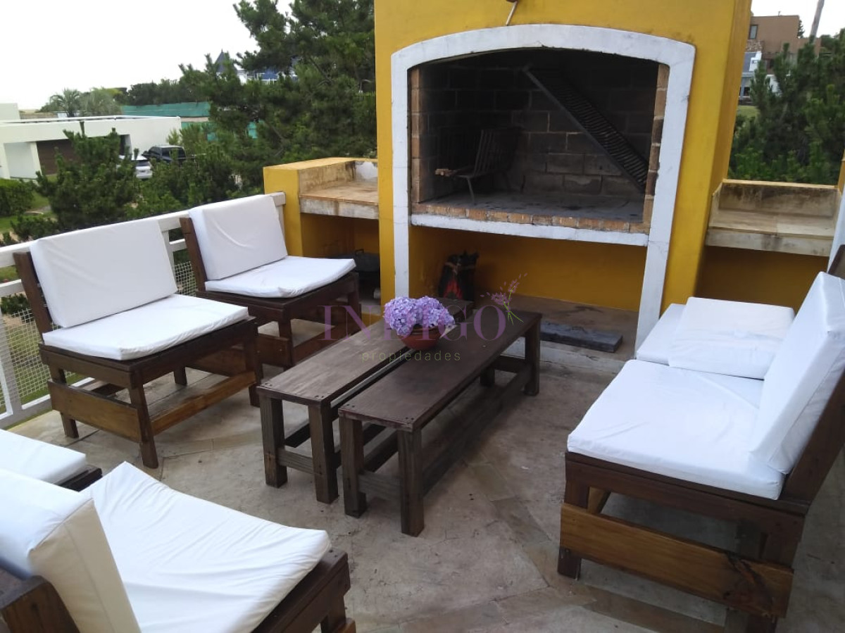 Casa Ref.403 - Casa en venta y alquiler frente al mar en Manantiales.