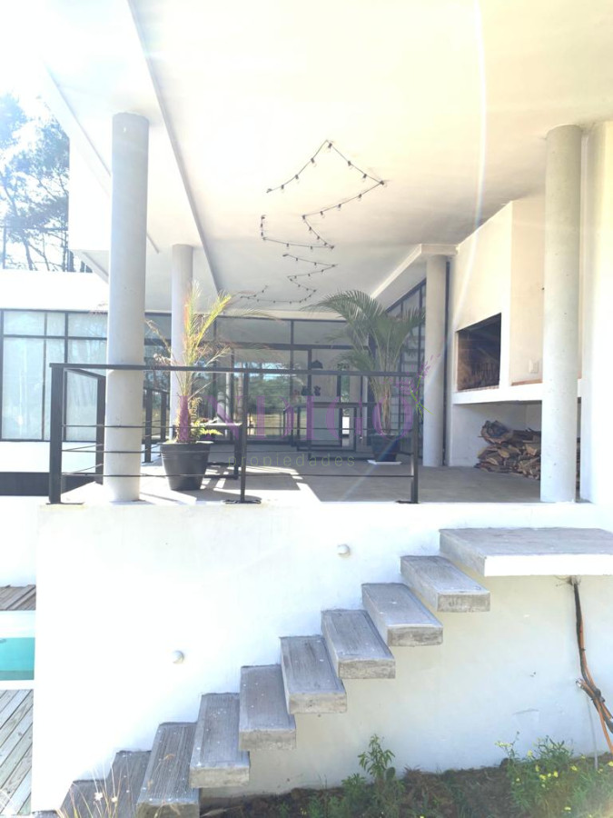 Casa Ref.851 - Casa en Montoya, 4 Dormitorios y 4 Baños, Parrillero y Piscina