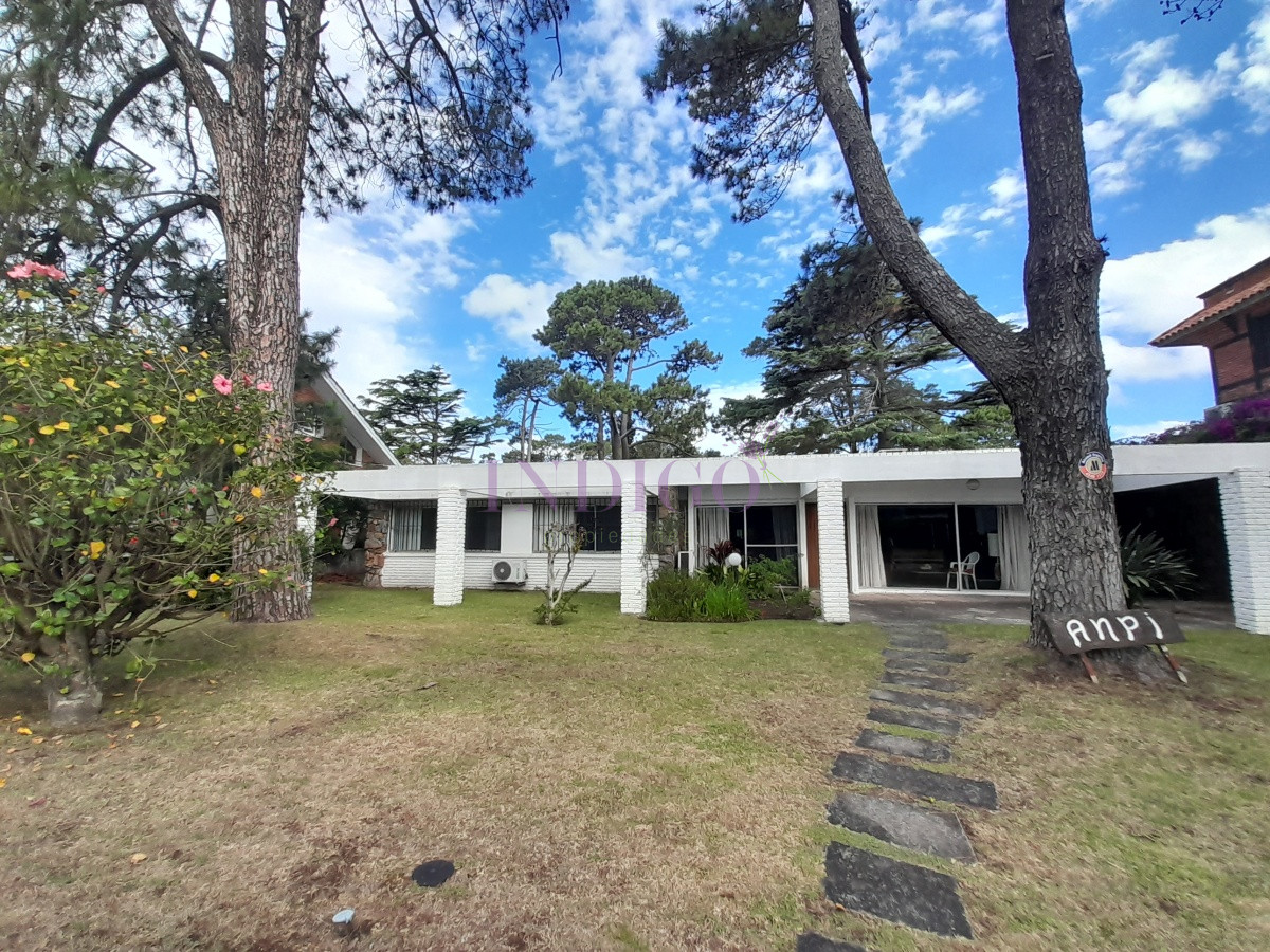 Casa Ref.926 - Alquiler de casa 3 Dormitorios en Punta del Este, Uruguay