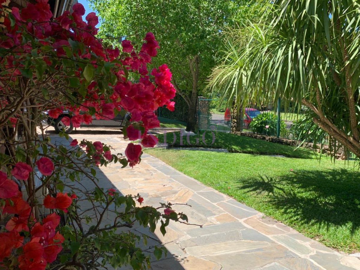 Casa Ref.12 - Casa en venta Avenida Roosevelt, Punta del Este 4 dormitorios .