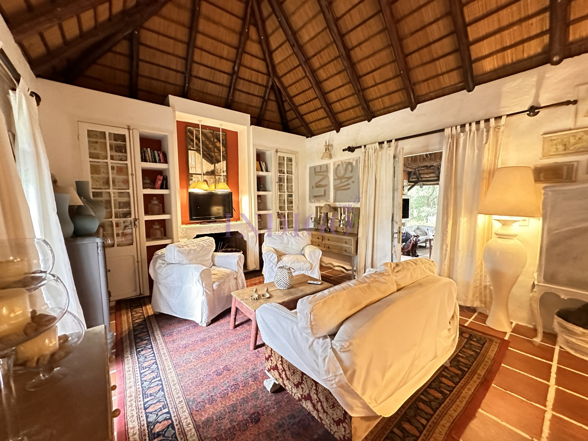 Casa Ref.1307 - Casa en venta en pinares