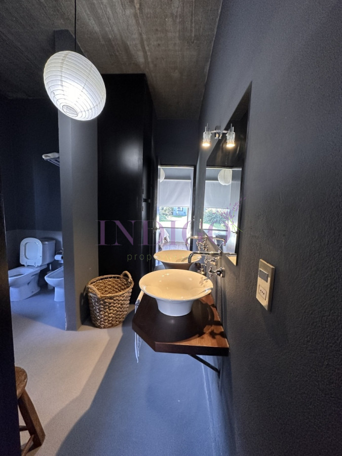 Casa Ref.1103 - Casa en alquiler en Manantiales 3 dorm y dependencia con piscina