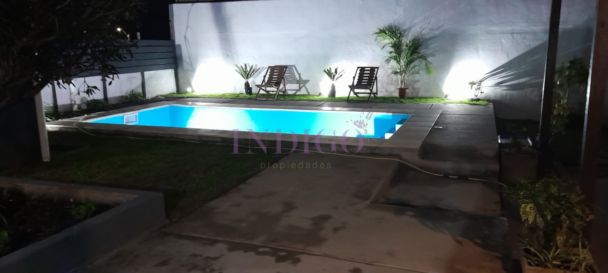 Casa Ref.738 - En Alquiler, Altos de punta Piedra, casa de 4 dorm con parrillero y piscina.